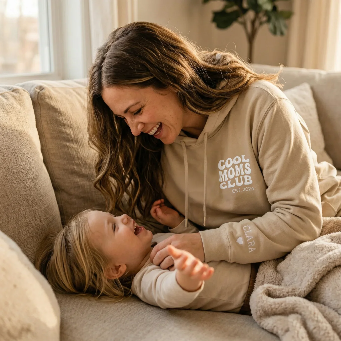 Personalisierter Hoodie bestickt "Cool Moms Club" - Image 7