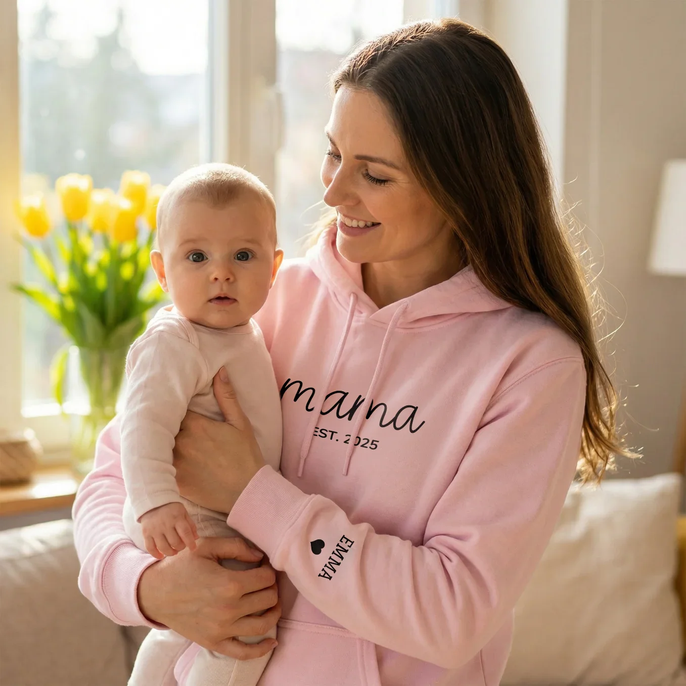 Personalisierter Hoodie "Mama Herz" mit Ärmeldruck - Image 12