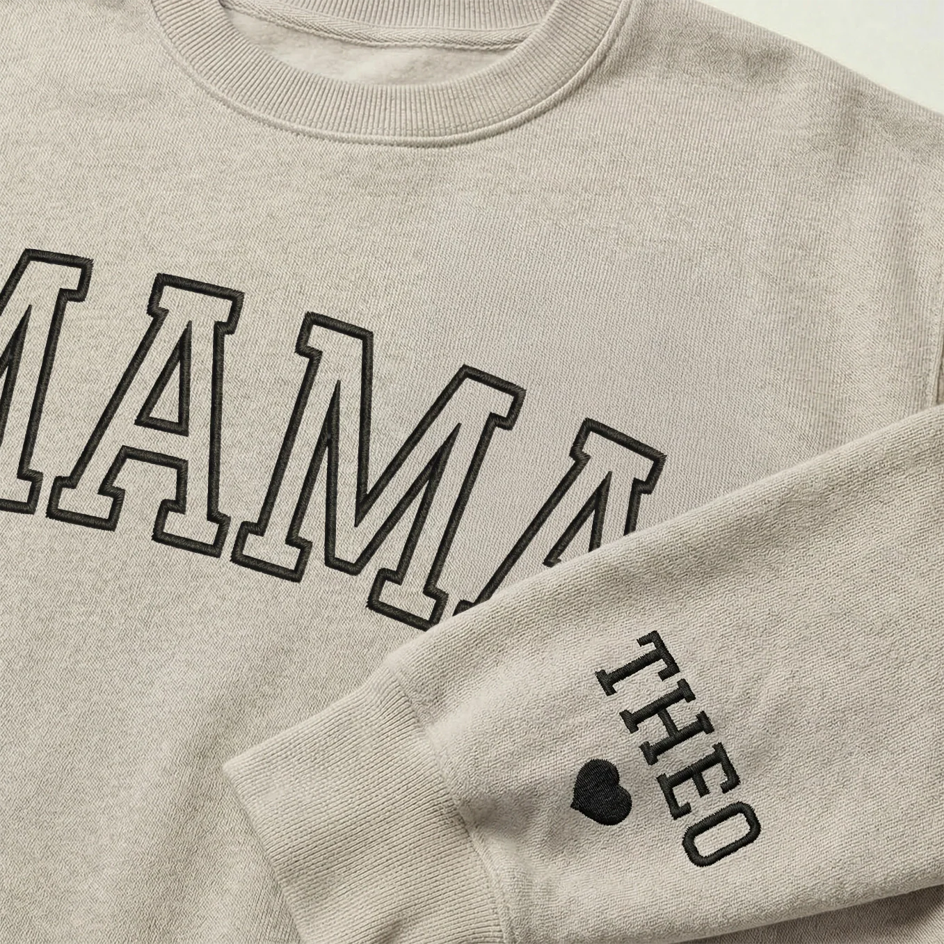 Personalisierter Sweater bestickt "MAMA" - Image 2