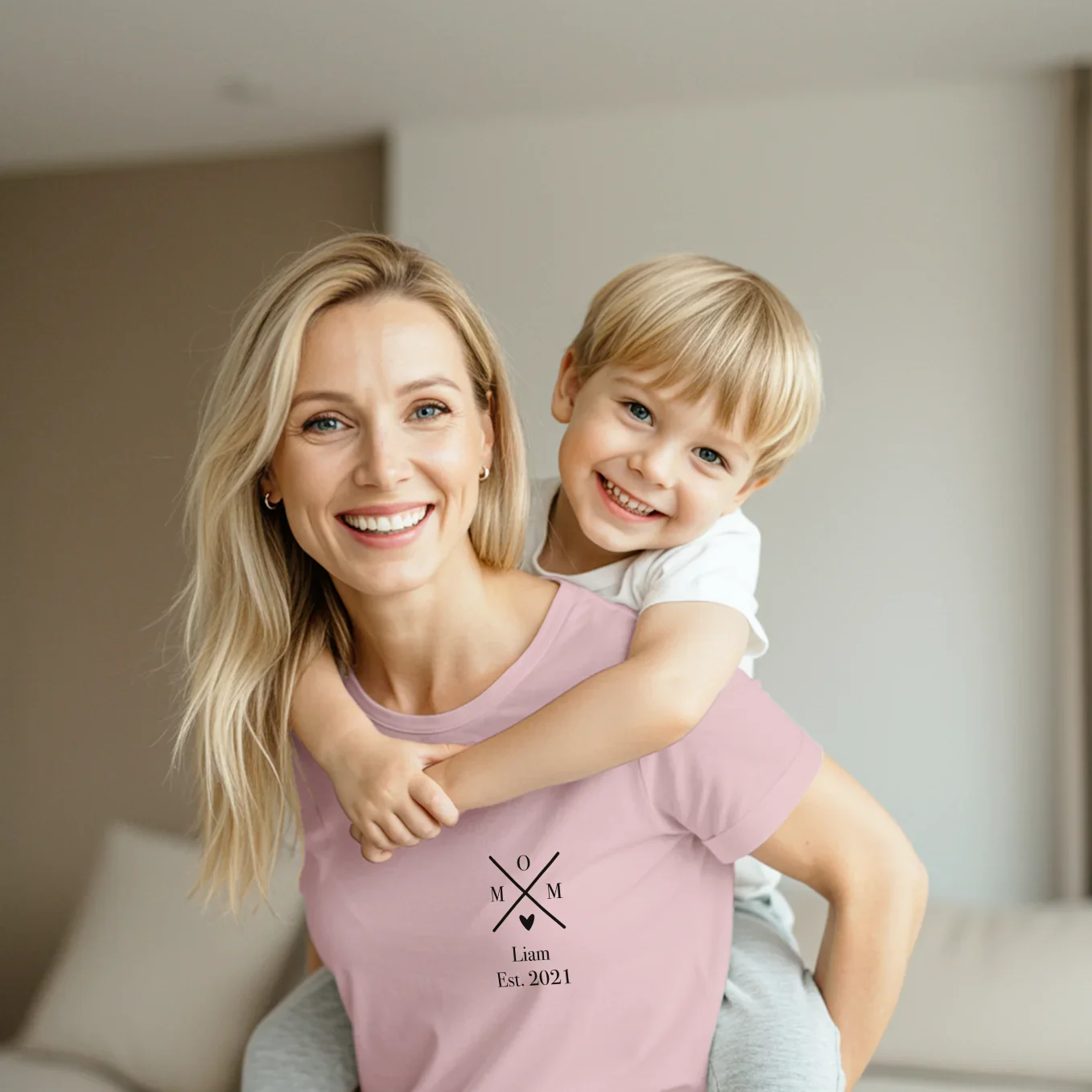 Personalized T-Shirt "MOM" - Image 3