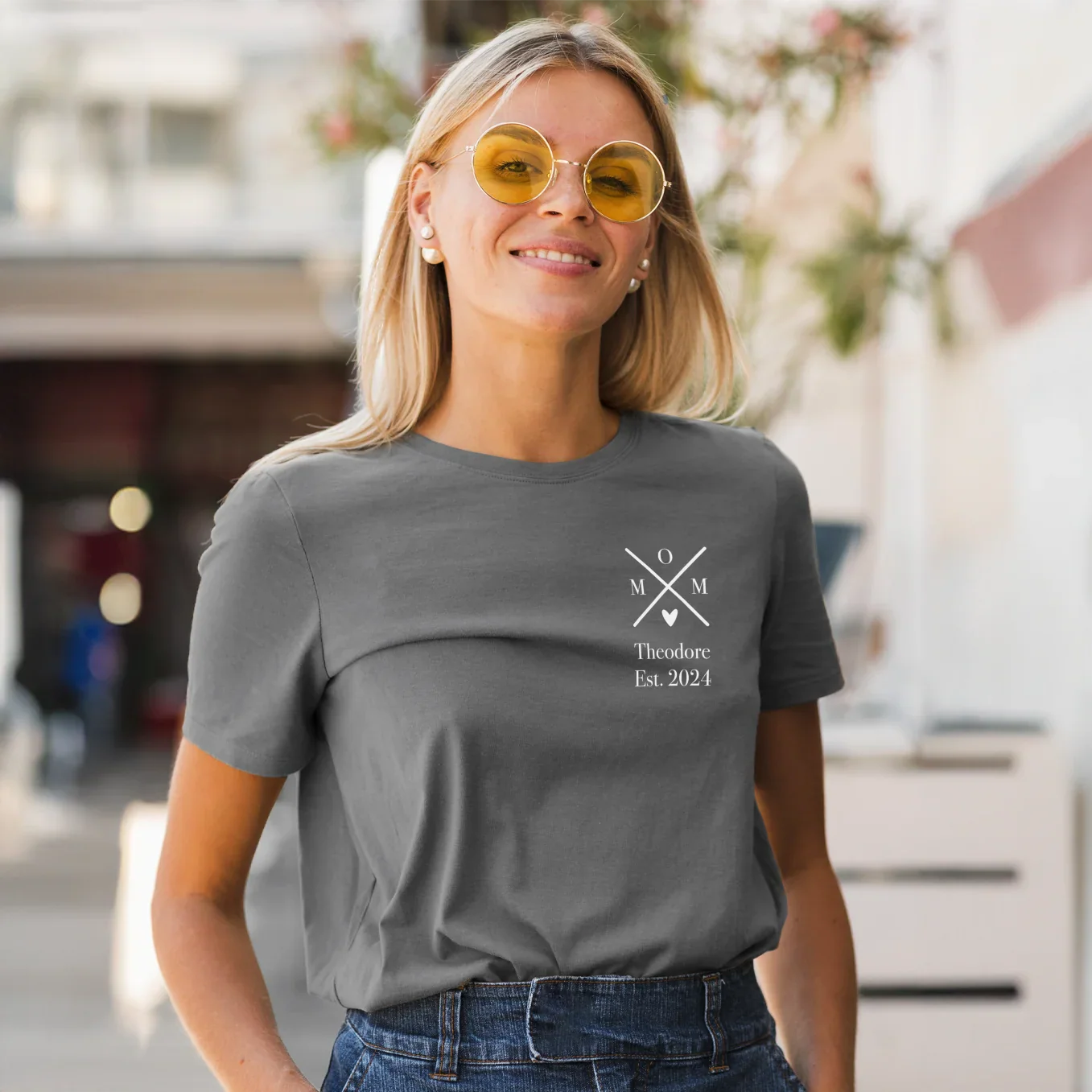 Personalized T-Shirt "MOM" - Image 6