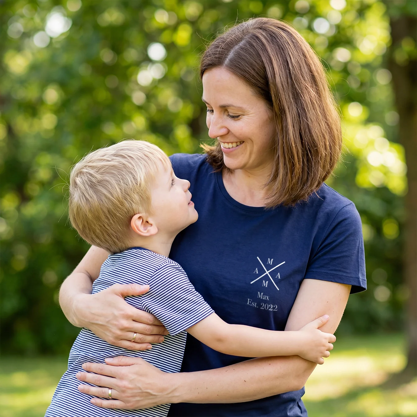 Personalized T-shirt "MAMA" - Image 4